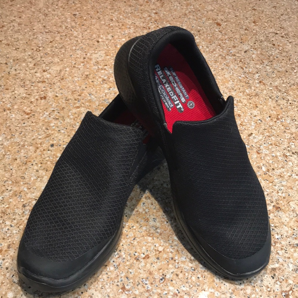 Never Worn Sketchers slip resistant soul 9.5 BLK